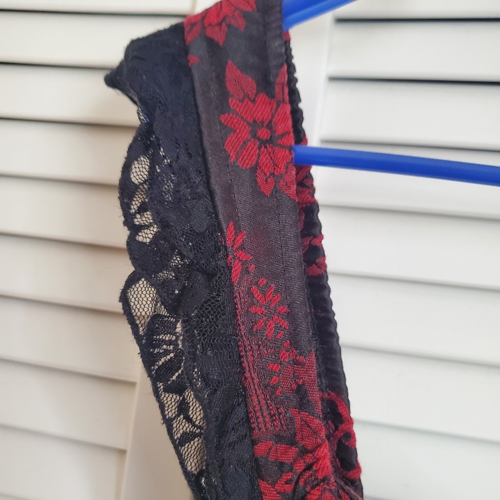 Red And Black Brocade Lace-Up Dress - Picture 5 of 6